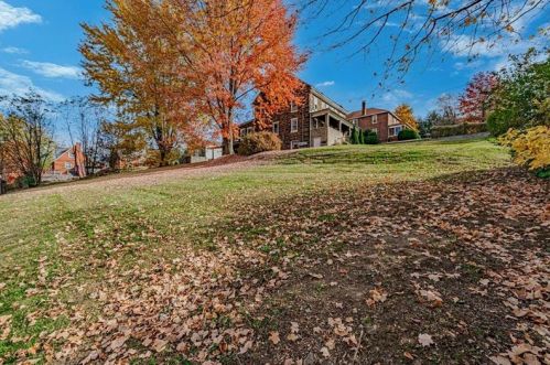 113 Locust St, Jeannette, PA 15644-2415