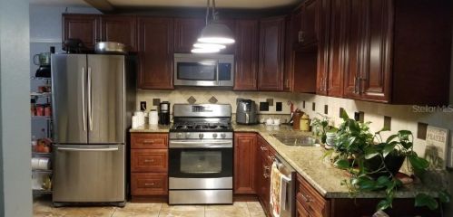 721 Canterbury Ln, Kissimmee, FL 34741-6127