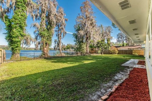 405 Chapman Rd, Lutz FL  33548-6139 exterior