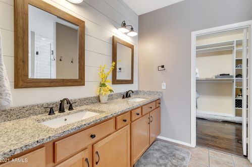 35205 30 Dr, Phoenix AZ 85017-4157 exterior