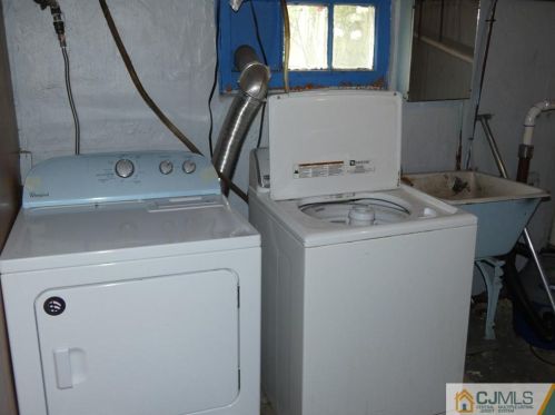 109 Tompkins Ave, South Plainfield NJ  07080-3042 exterior