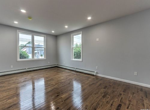 103 Clement Ave, Floral Park NY  11003-2703 exterior