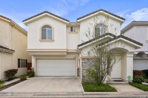 15899 Ocean Ln, Gardena, CA 90249-4698