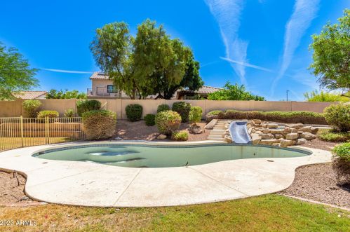 5821 Cielo Grande, Glendale AZ 85310-3511 exterior