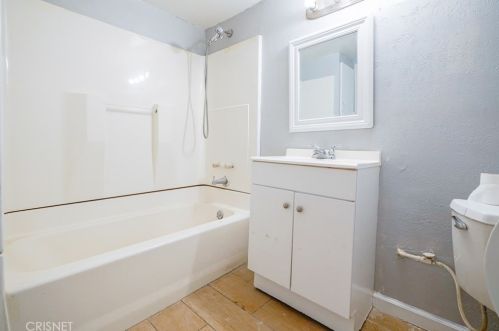 809 Vine Dr, Bakersfield CA  93307-3944 exterior