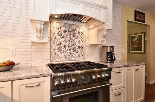 312 Grassy Hill Rd, Lyme CT  06371-3312 exterior