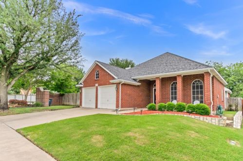 5352 Warm Springs Trl, Fort Worth TX  76137-3922 exterior