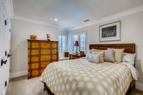 7535 Jerez Ct, Carlsbad CA  92009-7467 exterior