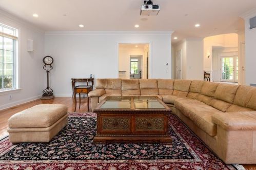 54 Buckout Rd, White Plains NY  10604-1503 exterior