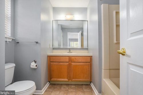 107 Dresher Wood Dr, Dresher PA 19025-1526 exterior