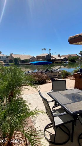 517 Marina Dr, Gilbert AZ 85233-6613 exterior