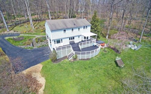 63 Whipstick Rd, Ridgefield, CT 06877-5009