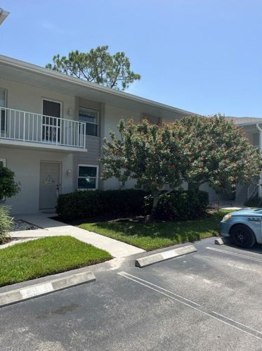 1462 Churchill Cir, Naples, FL 34116-3614