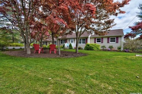 149 Randall Rd, Shoreham, NY 11786-2339
