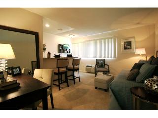 5351 San Vicente Blvd, Los Angeles CA  90019-2693 exterior