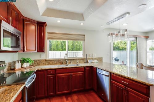 4330 Fairlands Dr, Pleasanton CA  94588-3428 exterior