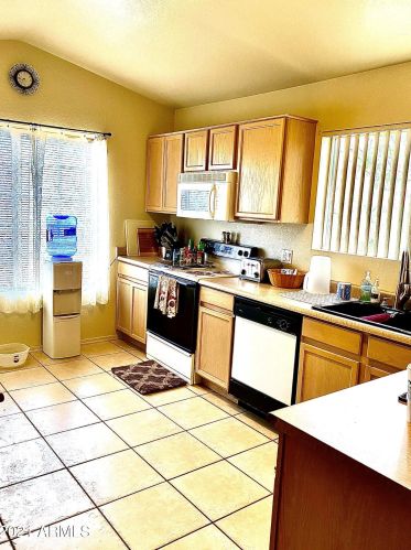 3605 Questa Dr, Glendale, AZ 85310-3399
