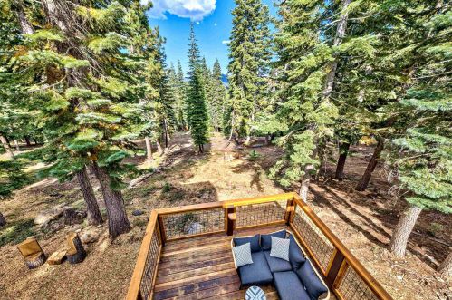 13405 Ski Slope Way, Truckee CA  exterior