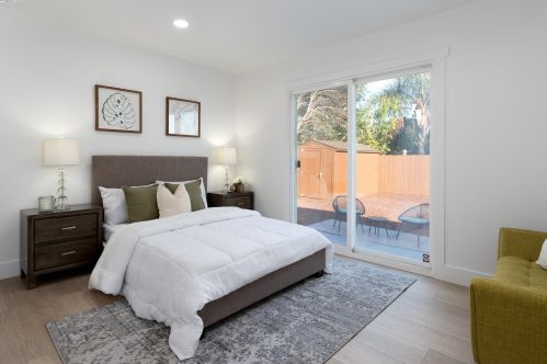 26184 Stanwood Ave, Hayward CA  94544-2736 exterior