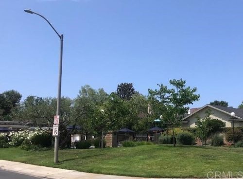 911 Concord Ct, Vista CA  92081-8925 exterior