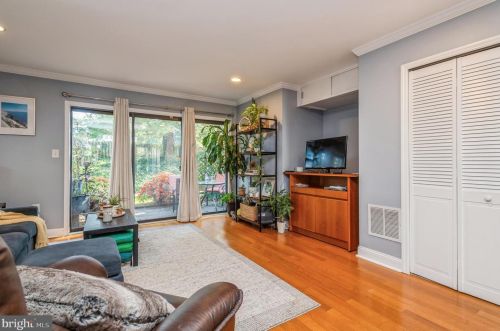 20 Van Buren Pl, Lawrence Township NJ  08648-4345 exterior