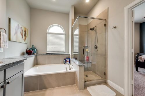4152 Riverside Dr, Lewisville TX  75028 exterior