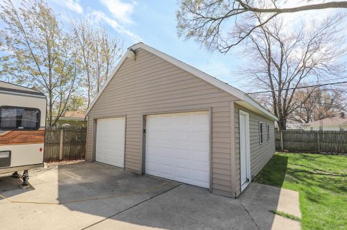 2515 82 St, Kenosha WI 53143-6241 exterior