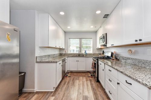 374 Bright Day Dr, Woodland CA  95695-6666 exterior