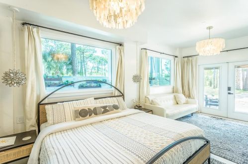 1673 Gulf Beach Dr, Saint George Island FL  32328-3107 exterior