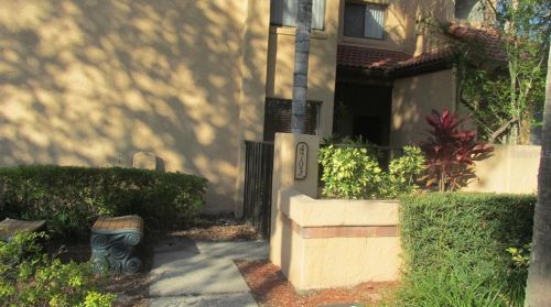 4703 Capri Pl, Orlando, FL 32811-7351