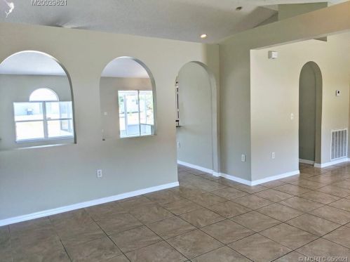 1189 Irving St, Fort Pierce, FL 34983-2537