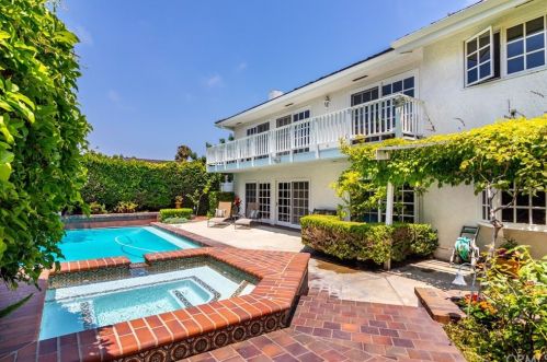 865 Palo Verde Ave, Long Beach, CA 90815-4728