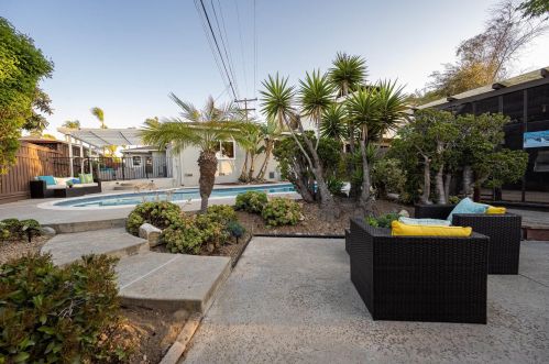 3486 Mountain View Dr, San Diego CA  92116-1950 exterior