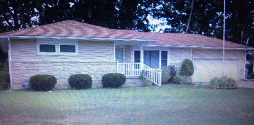 3490 Oxford Dr, Lorain, OH 44053-2219
