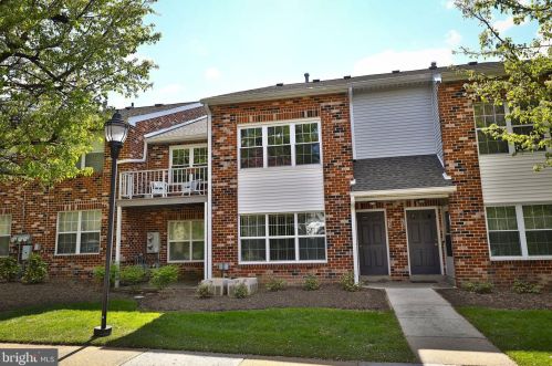 204 Glen Ln, Melrose Park, PA 19027-1762