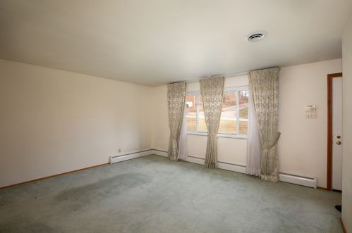 559 Wible Run Rd, Pittsburgh, PA 15209-1129
