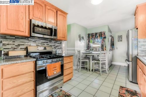 2708 Humboldt Ave, Oakland CA  94602-3635 exterior