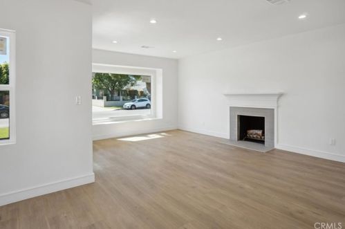 8042 Irvine Ave, North Hollywood CA  91605-1646 exterior