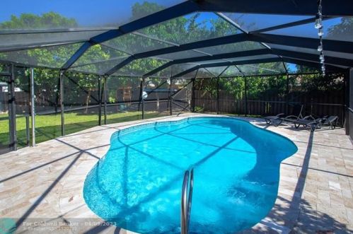 4234 Waverly Dr, West Palm Beach, FL 33407-3554