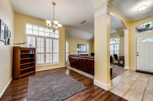 1704 Kingston Ln, Lewisville TX  75028-7307 exterior