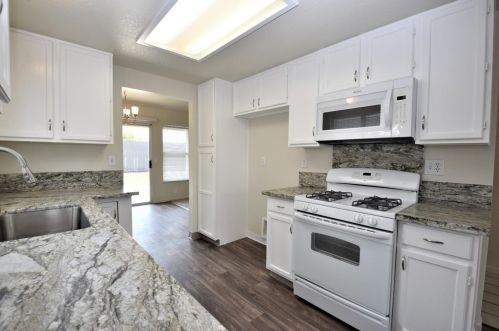 1040 Fallon Woods Way, Rio Linda CA  95673-2430 exterior