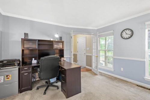8016 Saddlewood Dr, Bridgeville, PA 15017-1179