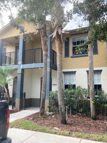 1884 High Springs Dr, Fort Pierce, FL 34952-8011