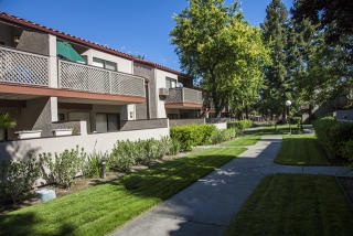 4411 Valley Ave, Pleasanton CA  94566-5580 exterior
