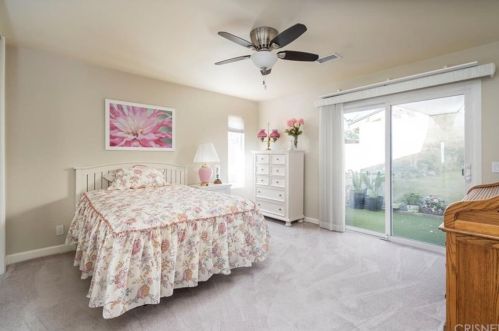 19032 Avenue Of The Oaks, Santa Clarita CA  91321-1444 exterior