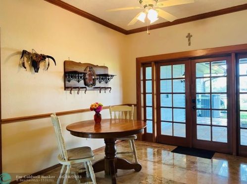 6075 1st St, Vero Beach FL  32968-9521 exterior