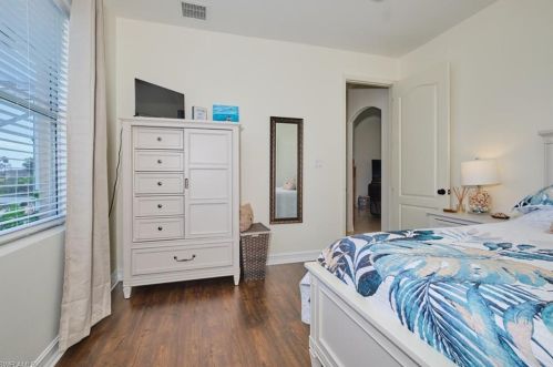 1121 1 Ter, Cape Coral FL  33991-1591 exterior