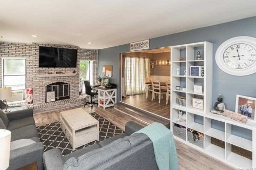 222 Country Club Dr, Florida, NY 10921-1504