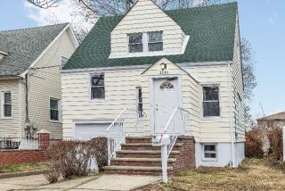 2746 Mickle Ave, Bronx NY  10469-2717 exterior