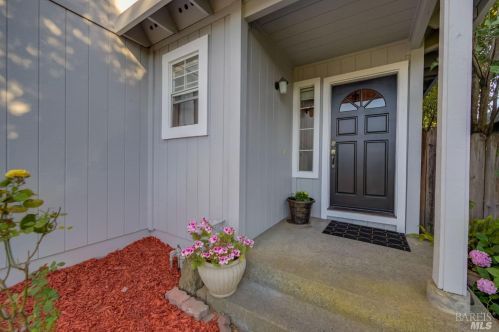 2154 Rachel Dr, Santa Rosa, CA 95401-6752